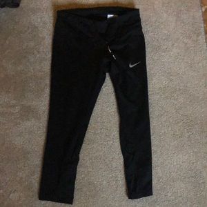 Nike Dri-Fit Cropped Leggings